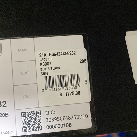 100% Auth NIB 2020 Chanel Interlocking CC Combat Boots 2 Tone 36.5 EUR sz US 6.5 - Picture 7 of 7